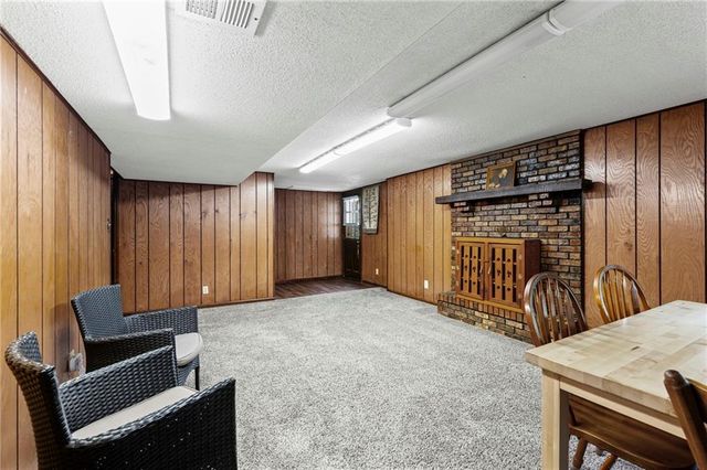 3408 S Phelps Road, Independence, MO 64055