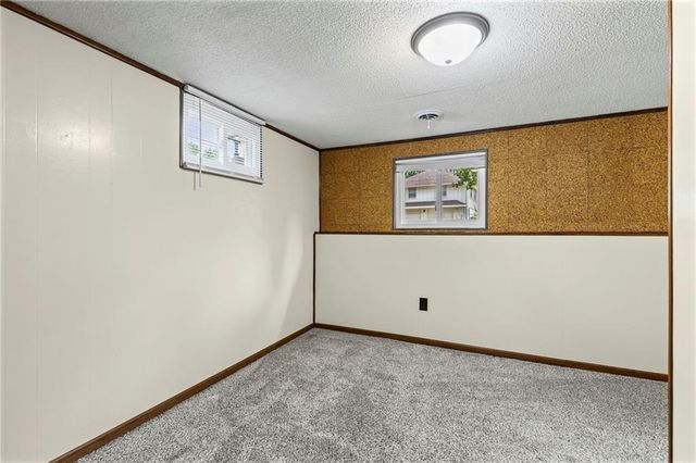 3408 S Phelps Road, Independence, MO 64055