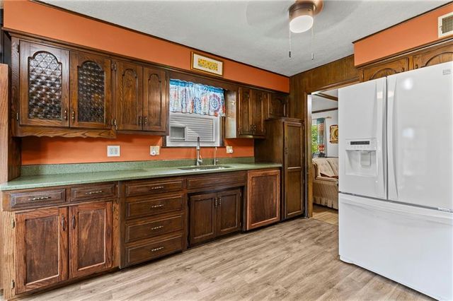 3408 S Phelps Road, Independence, MO 64055