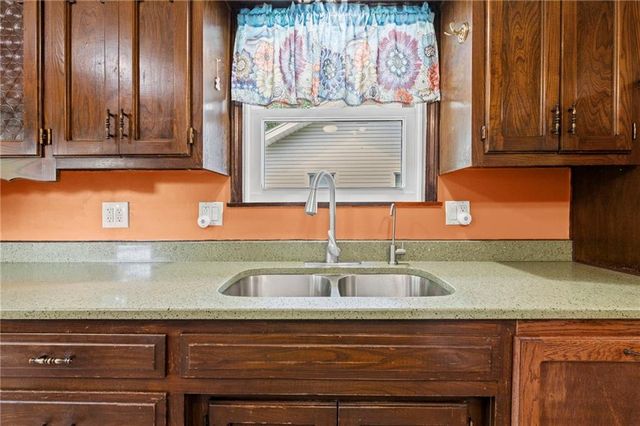 3408 S Phelps Road, Independence, MO 64055