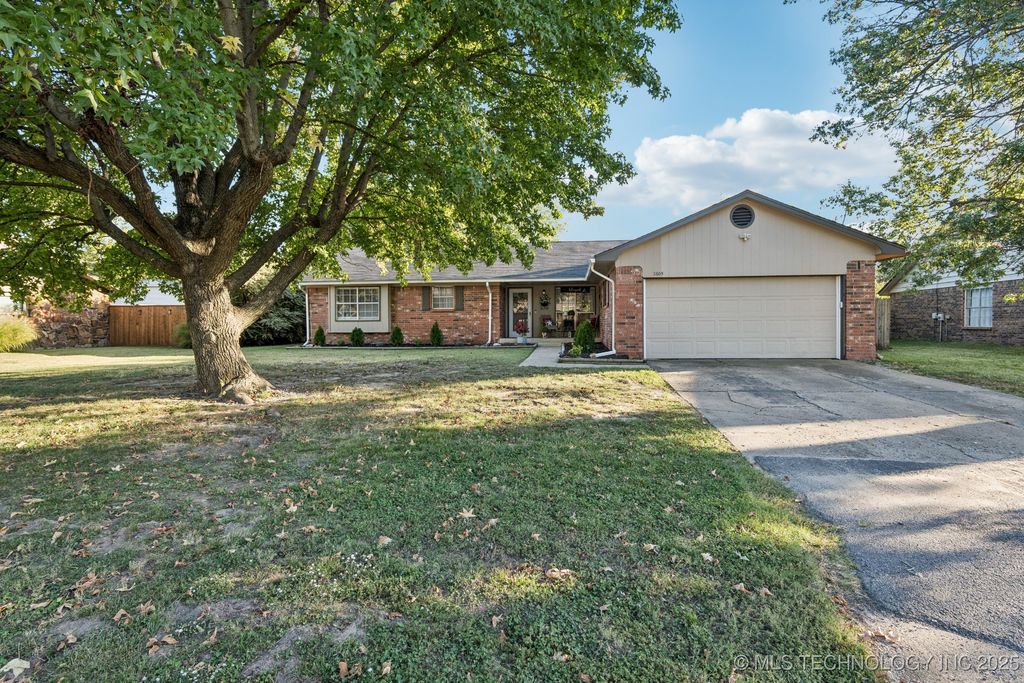 2605 W Detroit Street, Broken Arrow, OK 74012