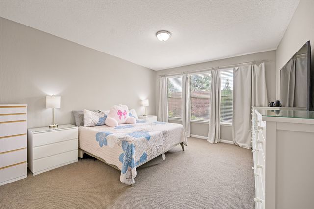 4730 Viento Del Norte, Santa Fe, NM 87507