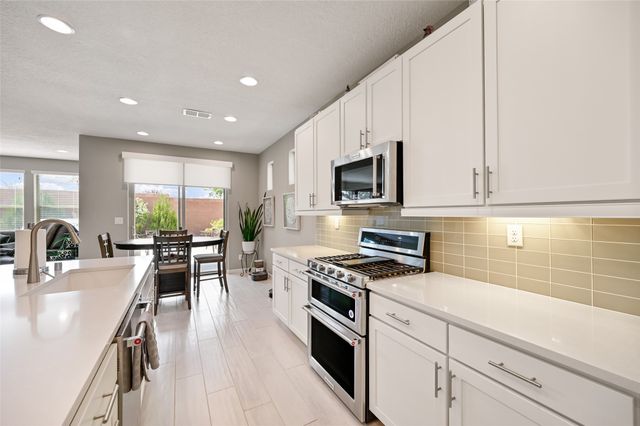 4730 Viento Del Norte, Santa Fe, NM 87507