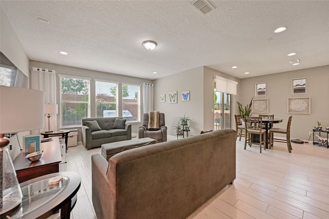 4730 Viento Del Norte, Santa Fe, NM 87507