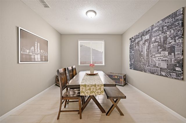 4730 Viento Del Norte, Santa Fe, NM 87507