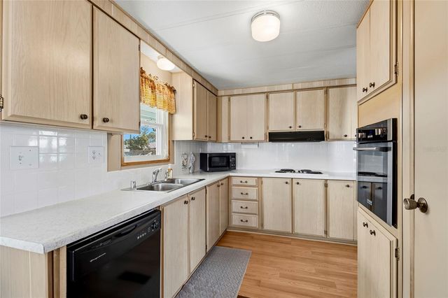 6624 MARINA DRIVE, Bradenton, FL 34207