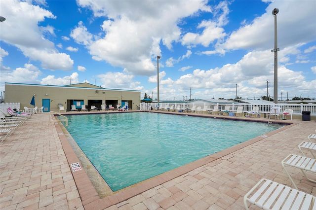 6624 MARINA DRIVE, Bradenton, FL 34207