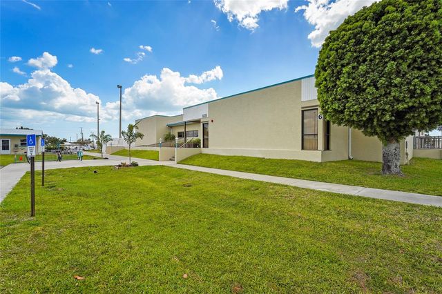 6624 MARINA DRIVE, Bradenton, FL 34207