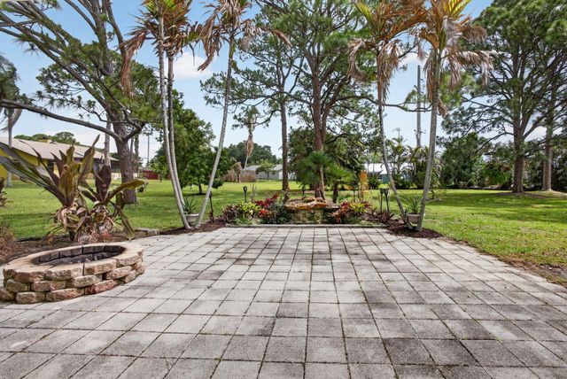 5589 SE Paramount Drive, Stuart, FL 34997