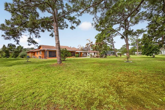5589 SE Paramount Drive, Stuart, FL 34997
