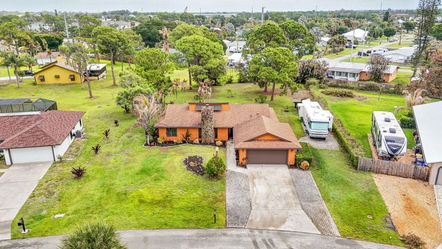 5589 SE Paramount Drive, Stuart, FL 34997