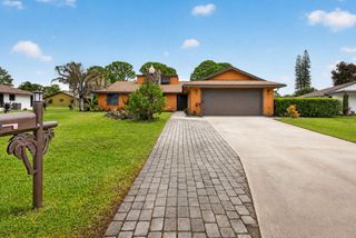 5589 SE Paramount Drive, Stuart, FL 34997