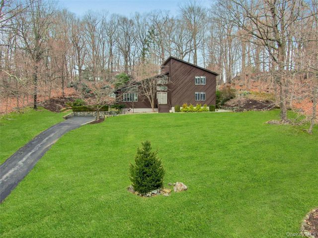 17 Chester Court, Cortlandt Manor, NY 10567