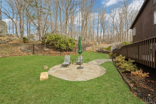 17 Chester Court, Cortlandt Manor, NY 10567