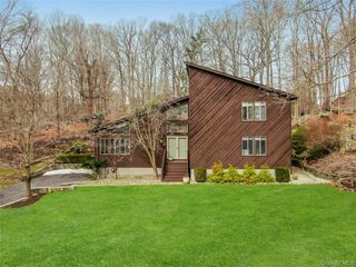 17 Chester Court, Cortlandt Manor, NY 10567