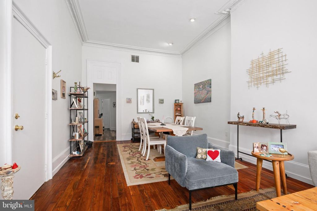1613 GREEN ST #1, Philadelphia, PA 19130