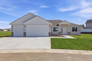1226 N Park Ct, Deer Park, WA 99006