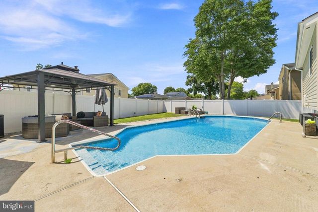 43 ROLLING LANE, Hamilton, NJ 08690