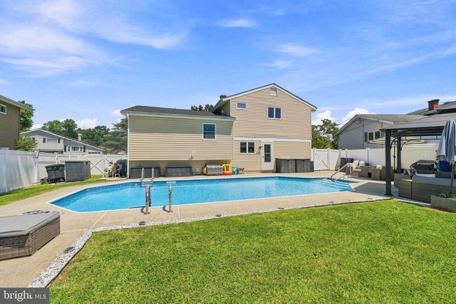 43 ROLLING LANE, Hamilton, NJ 08690