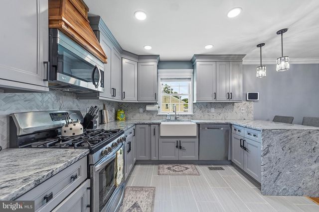 43 ROLLING LANE, Hamilton, NJ 08690