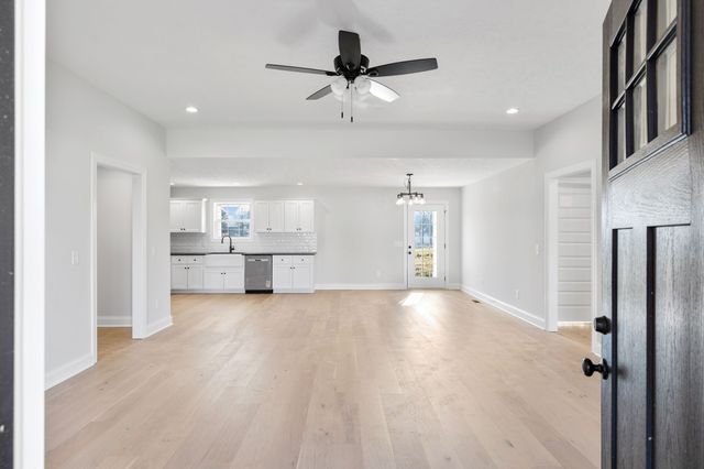 602 Shadow Dr, Shelbyville, TN 37160