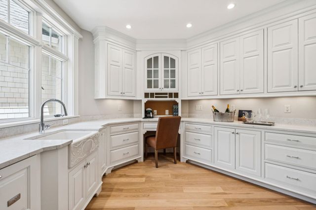 1 Willowbrook Court, Bedford, NH 03110