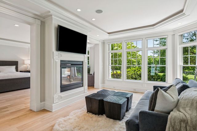1 Willowbrook Court, Bedford, NH 03110