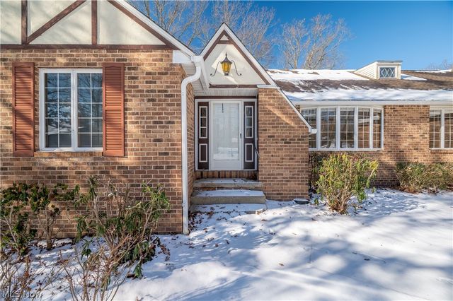 2998 Whispering Pines Drive, Canfield, OH 44406