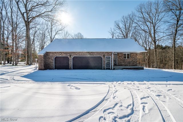 2998 Whispering Pines Drive, Canfield, OH 44406