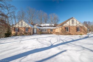 2998 Whispering Pines Drive, Canfield, OH 44406