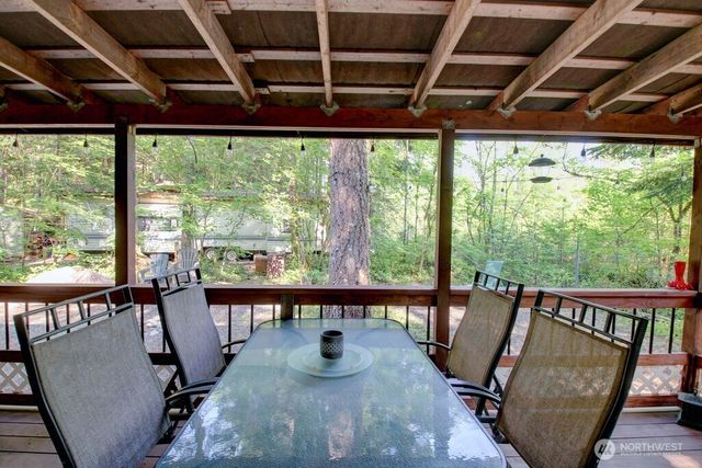 90 Christmas Tree Circle, Deming, WA 98244