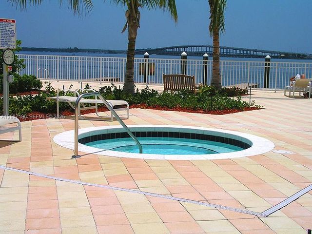 2101 Brickell Ave 2305, Miami, FL 33129