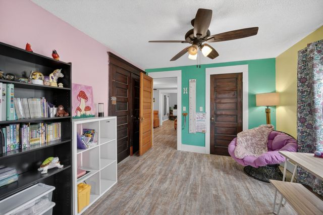 415 N 1st Avenue, Winterset, IA 50273