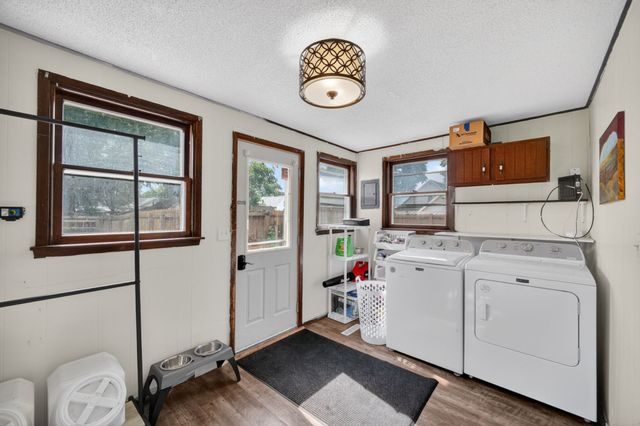 415 N 1st Avenue, Winterset, IA 50273