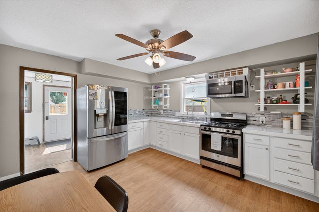 415 N 1st Avenue, Winterset, IA 50273