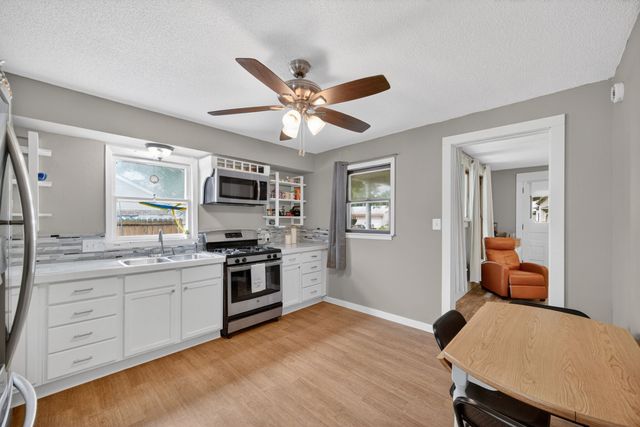 415 N 1st Avenue, Winterset, IA 50273