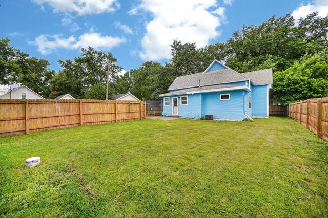 415 N 1st Avenue, Winterset, IA 50273