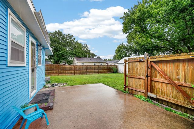 415 N 1st Avenue, Winterset, IA 50273