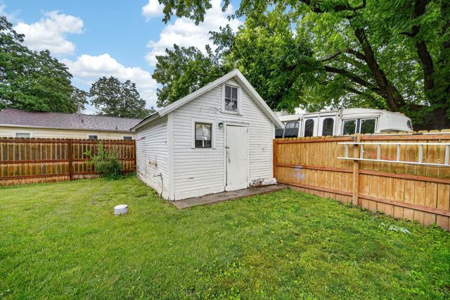 415 N 1st Avenue, Winterset, IA 50273
