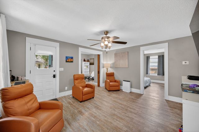 415 N 1st Avenue, Winterset, IA 50273