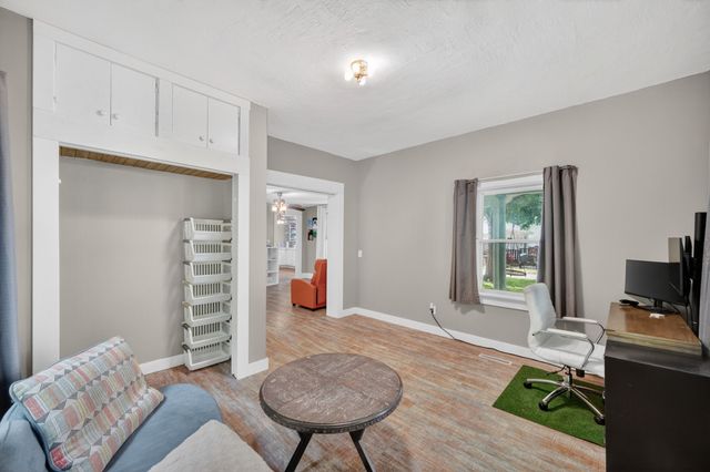 415 N 1st Avenue, Winterset, IA 50273