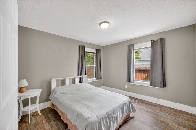 415 N 1st Avenue, Winterset, IA 50273