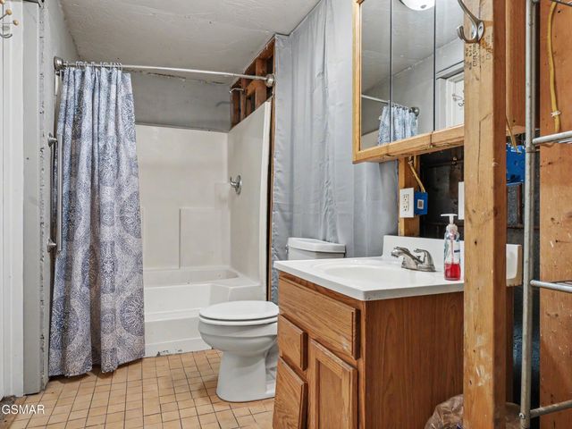 1717 Elkins Road, Kodak, TN 37764