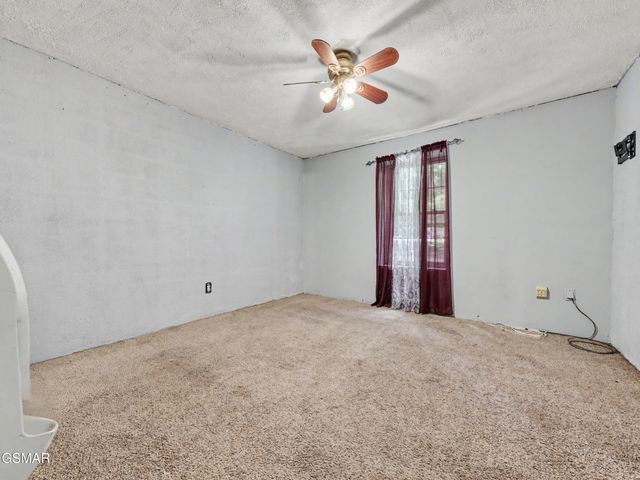1717 Elkins Road, Kodak, TN 37764