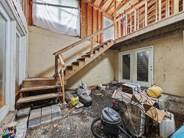 1717 Elkins Road, Kodak, TN 37764