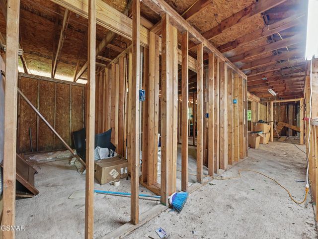 1717 Elkins Road, Kodak, TN 37764