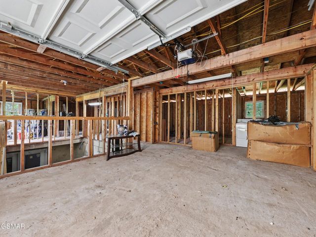 1717 Elkins Road, Kodak, TN 37764