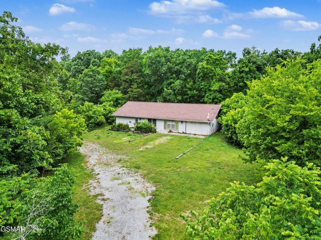 1717 Elkins Road, Kodak, TN 37764