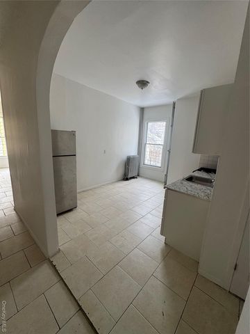 238 S 3rd Avenue, Mount Vernon, NY 10550