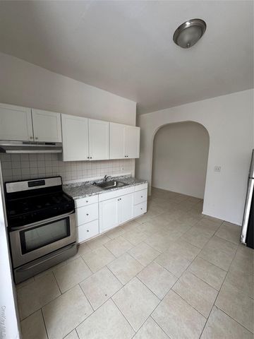 238 S 3rd Avenue, Mount Vernon, NY 10550